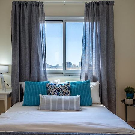 Sunny 2-Br Apartment In Mackenzie Larnaca Eksteriør billede
